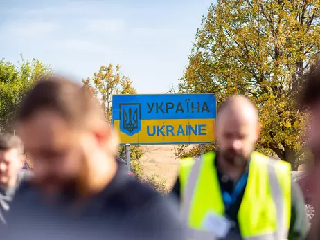 Через страйк польських перевізників на кордоні утворилась черга з 2500 вантажівок 