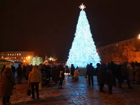 Кличко відкрив ялинку на Софійській площі - на ній 2 тисячі іграшок та 2 кілометри гірлянд