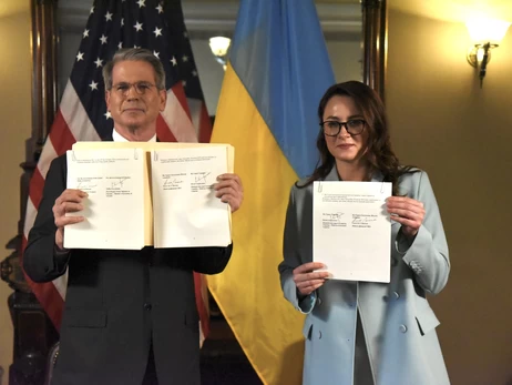 Контроль України за надрами і жодних боргів, - що включає підписана з США угода