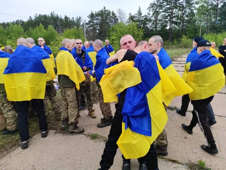 З російського полону повернулись 205 воїнів, — Зеленський
